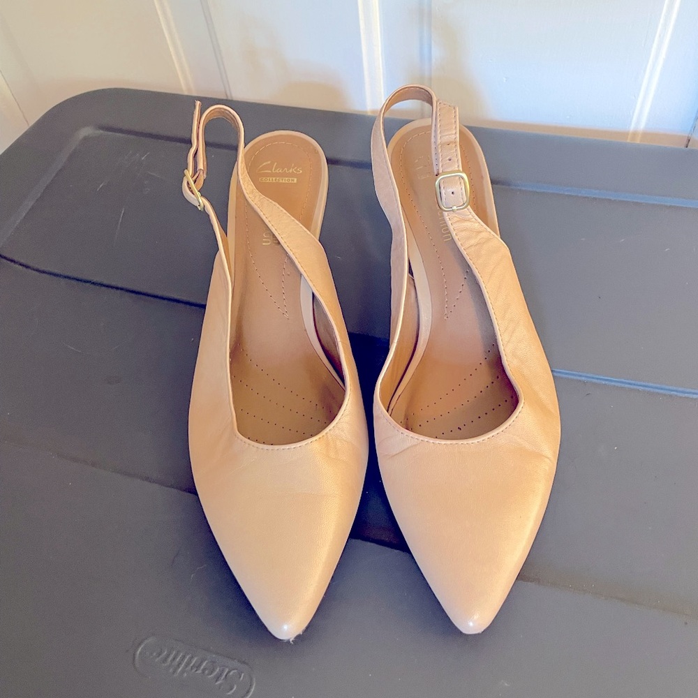 Clarks kitten heel. Women’s size 7.5 nude color